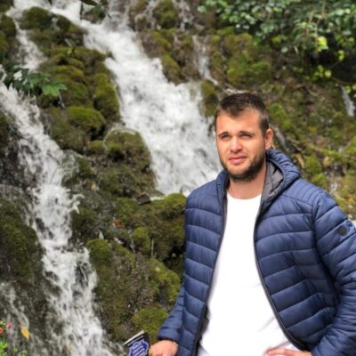 Istruttore di “Palestra San Vincenzo ASD”, laurea magistrale in Scienze e Tecniche delle Attività Motorie Preventive e Adattate, allenatore di atletica leggera, istruttore di riferimento per l’atletica nelle scuole.